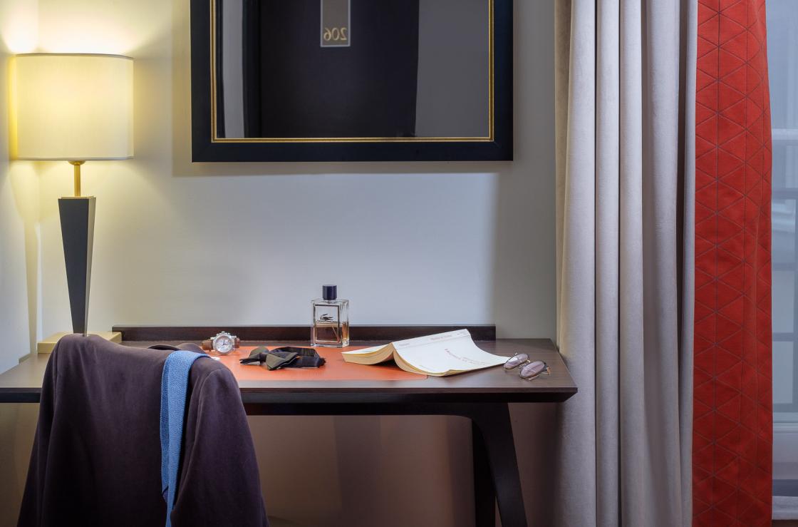 Le Marquis Paris - room